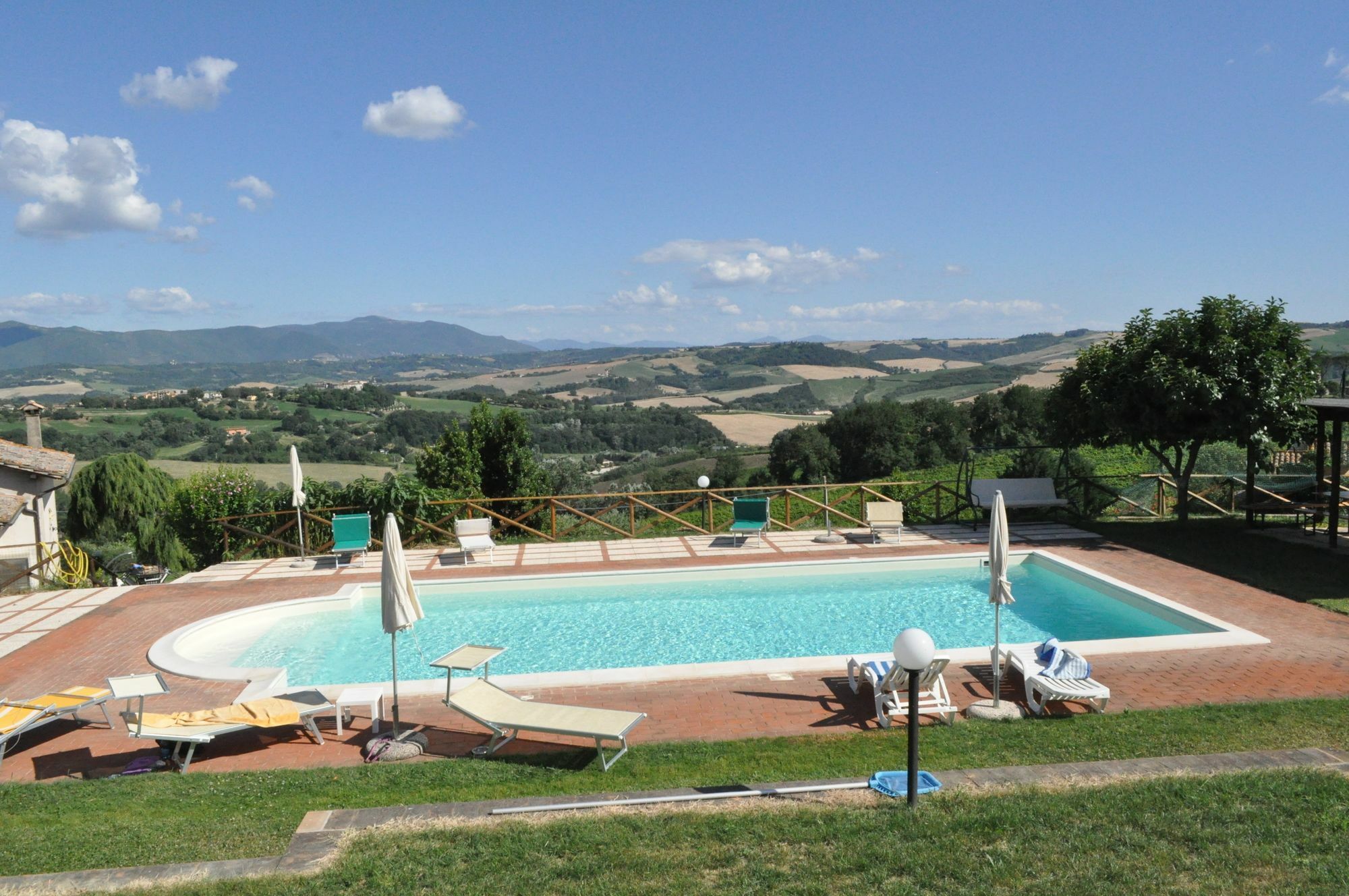 Farm Stay Il Carro Del Colle Collevalenza Exterior photo
